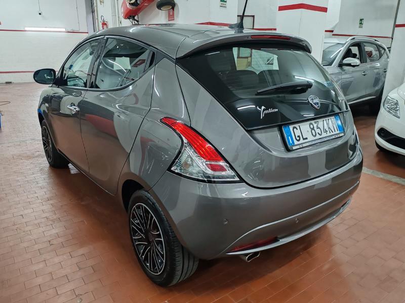 Lancia Ypsilon 1.0 hybrid Gold CARPLAY 4 vetri elettrici