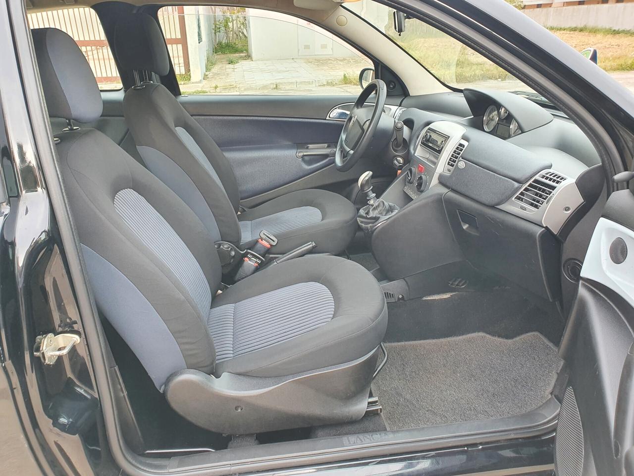 Lancia Ypsilon 1.2 Benz/GPL 44 KW 60 CV Neopatentati