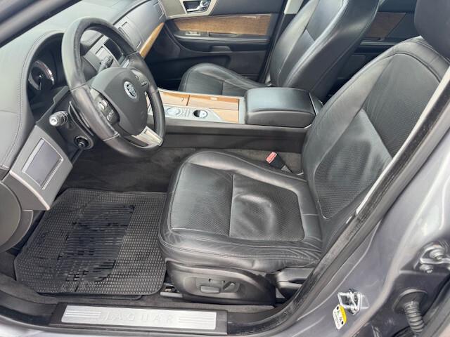 Jaguar XF 2.7D V6 Premium Luxury