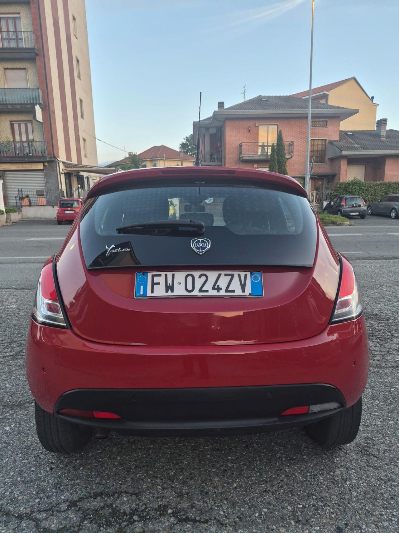 Lancia Ypsilon 0.9 TwinAir 85 CV 5 porte S&S Gold