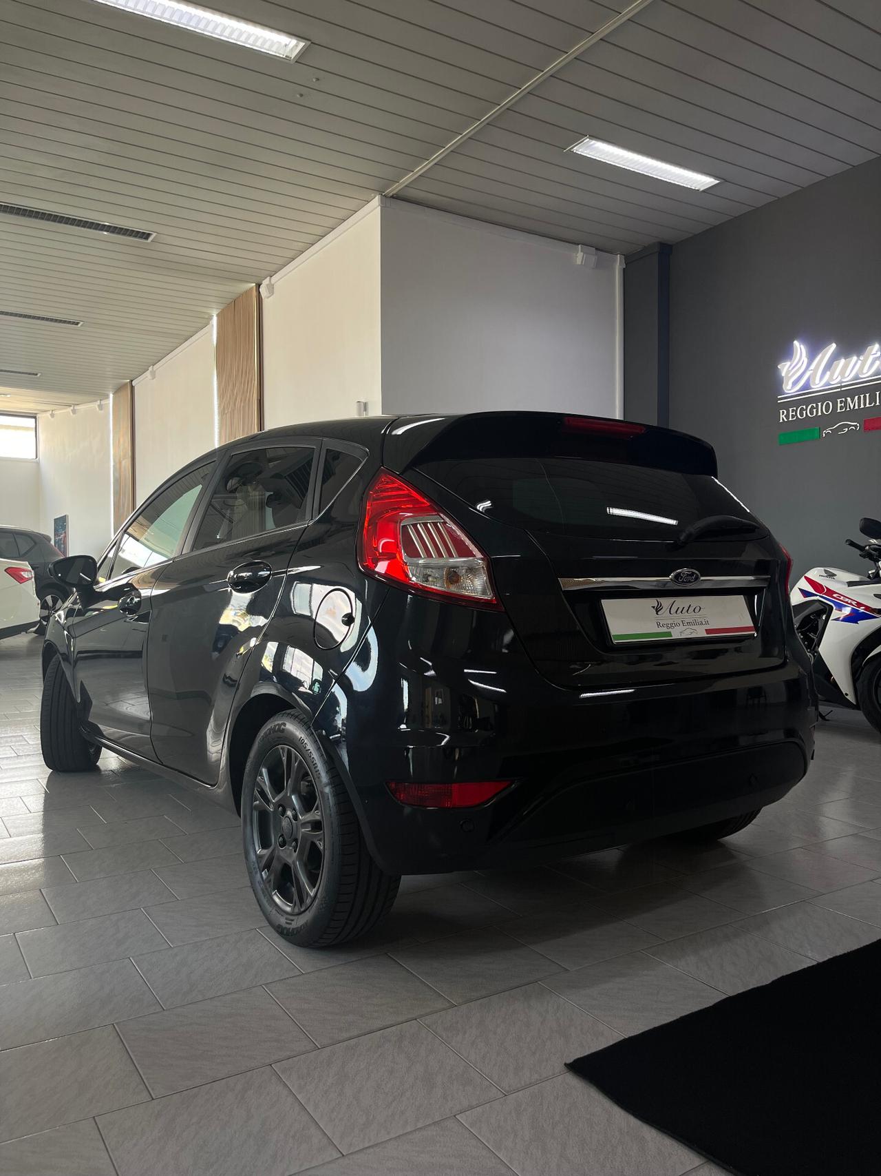 Ford Fiesta 1.5 TDCi 75CV 5 porte Black & White Edition