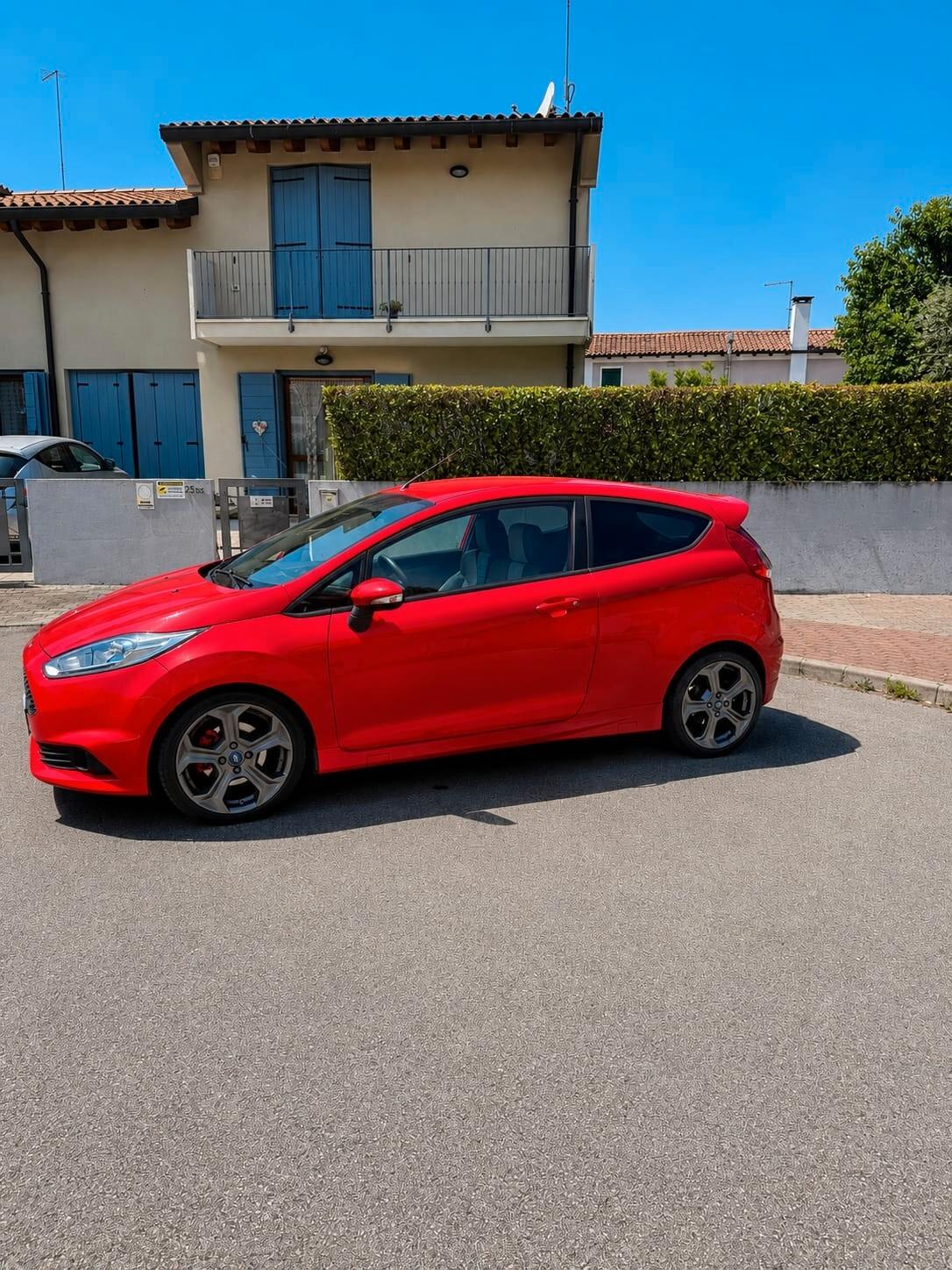 Ford Fiesta 1.6 182CV 3 porte ST