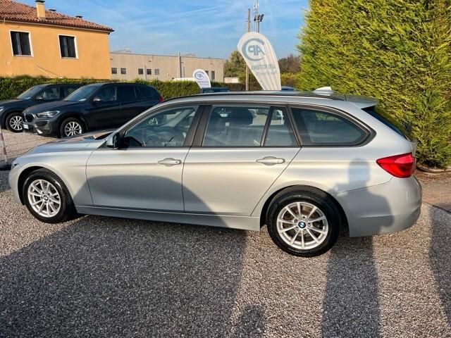 BMW 320 d Touring Business Advantage automatica