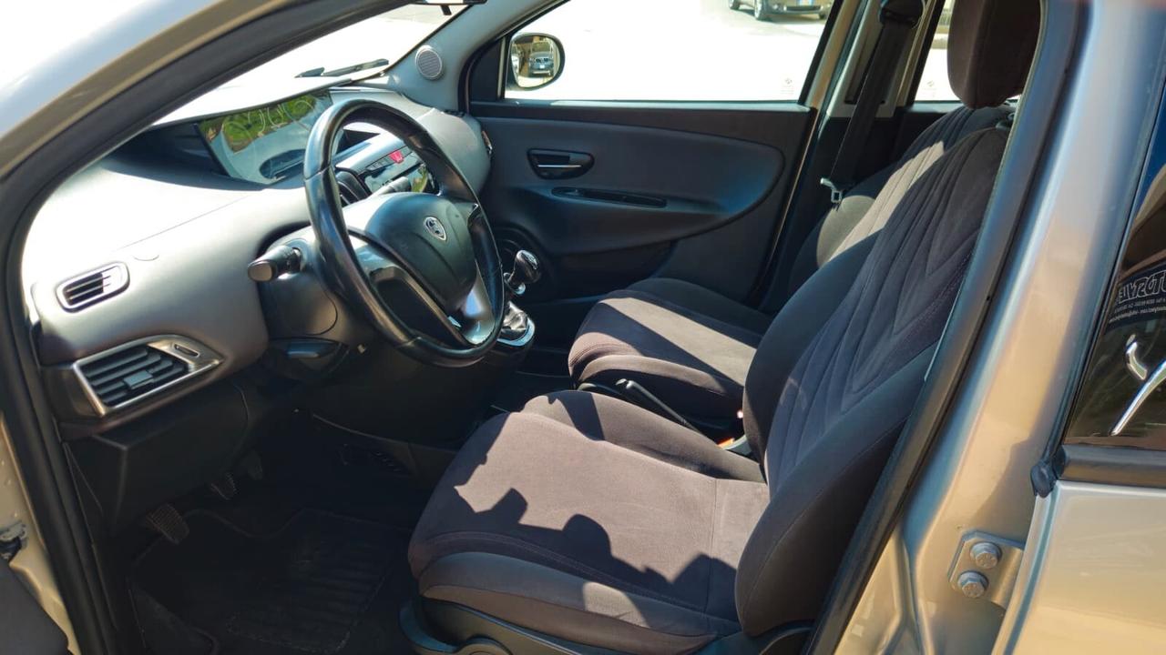 Lancia Ypsilon 1.2 69 CV 5 porte Gold