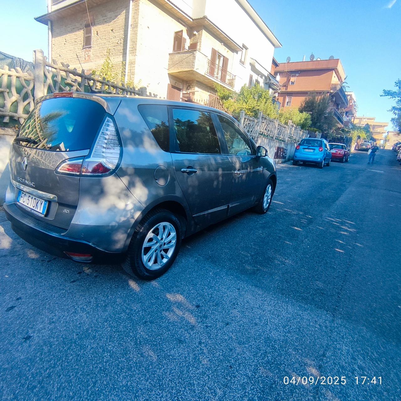 Renault Scenic Scénic XMod dCi 110 CV EDC Limited