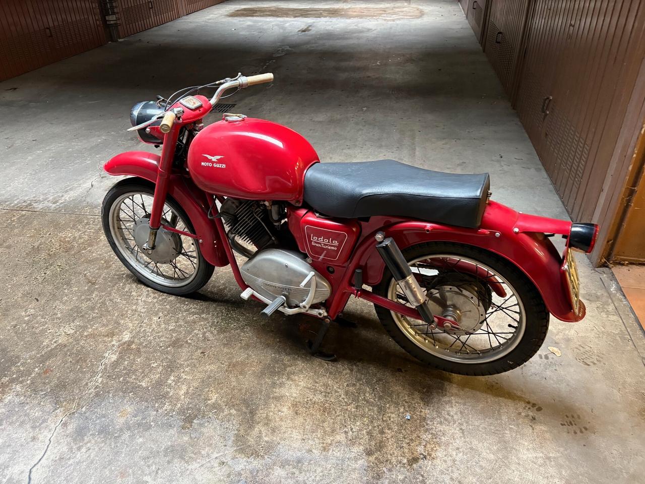 Moto Guzzi Lodola 235 gran turismo