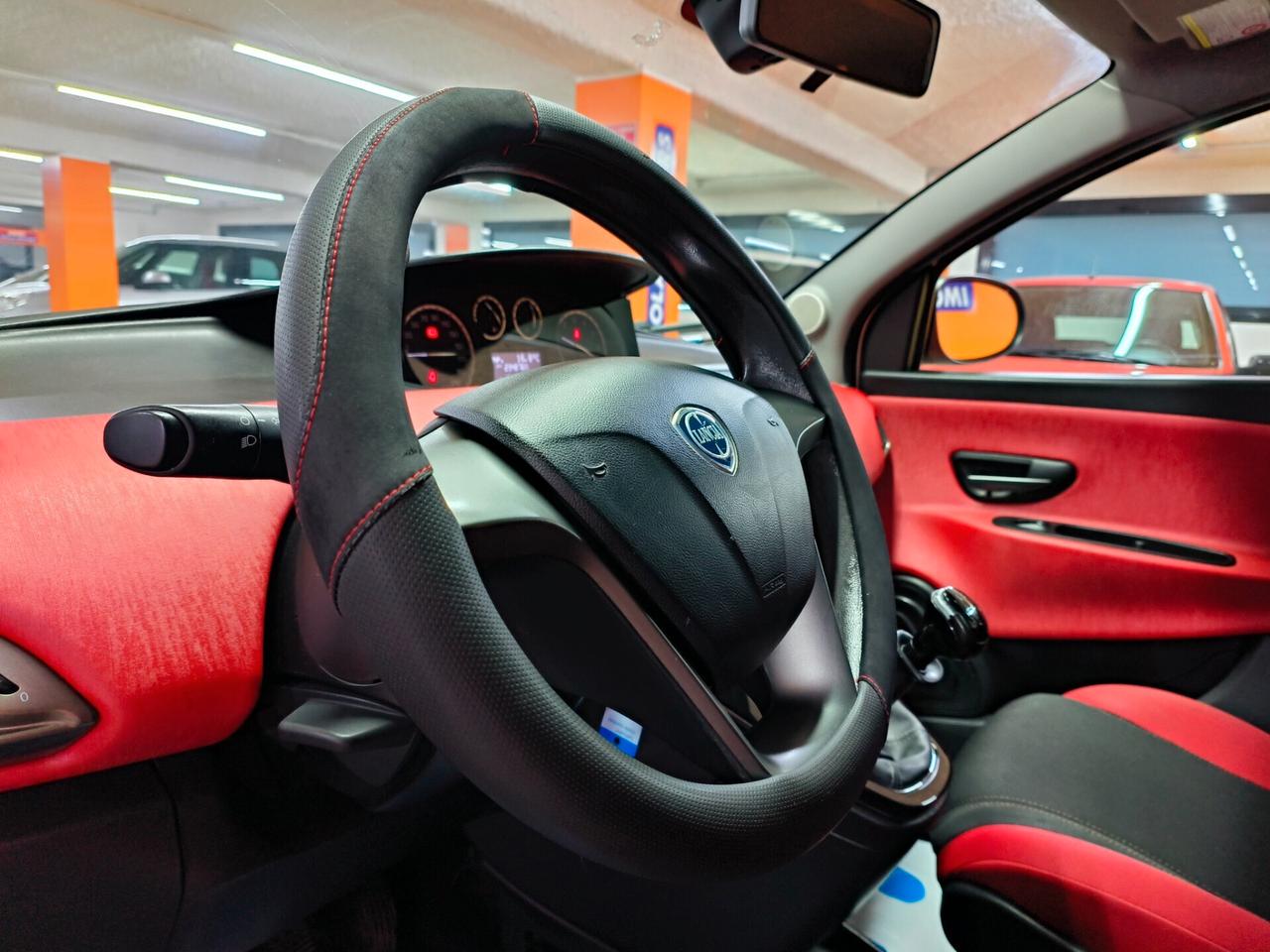 Lancia Ypsilon 0.9 TwinAir 85 CV 5 porte S&S Gold