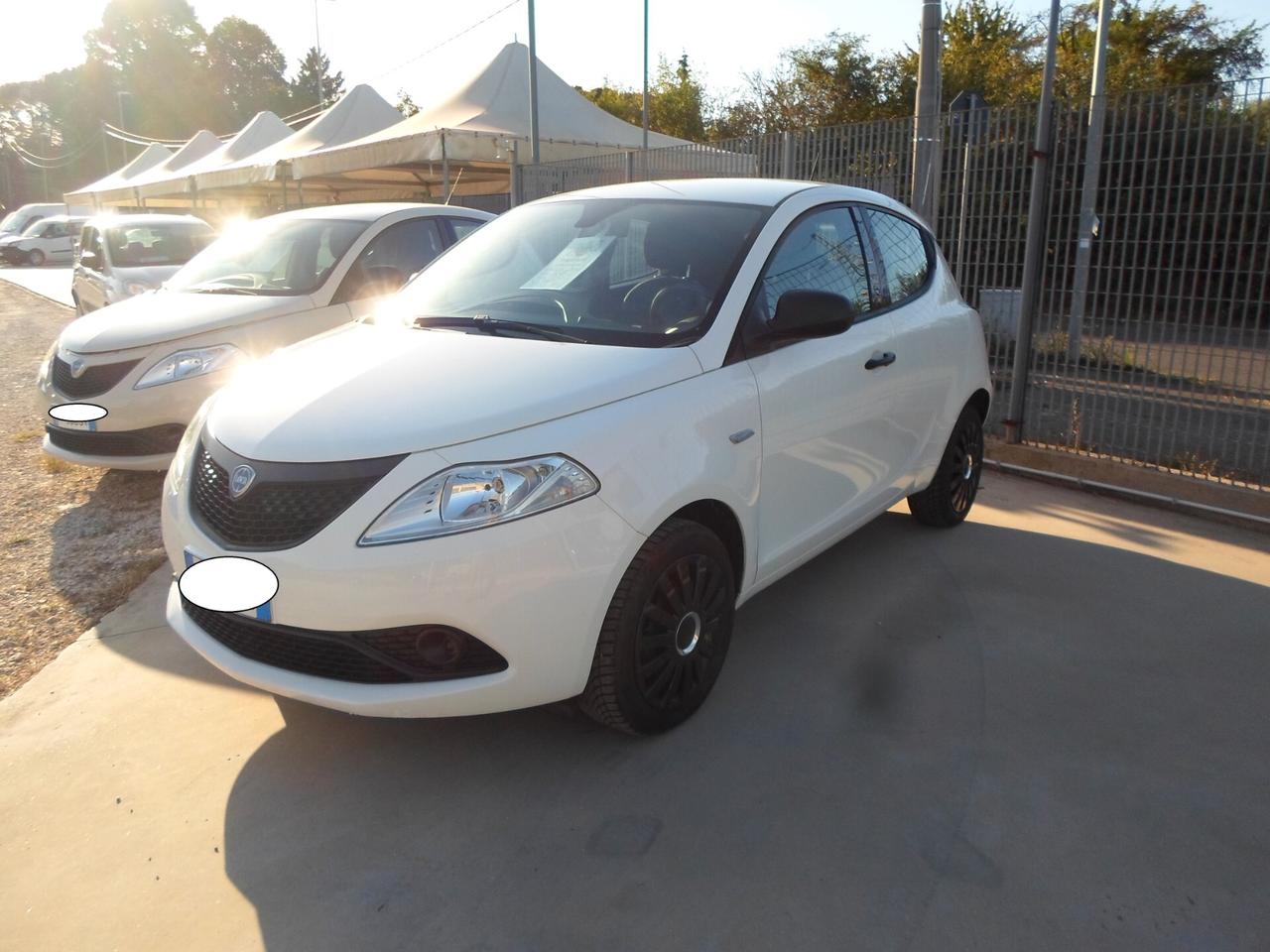 Lancia Ypsilon 1.0 FireFly 5 porte S&S Hybrid Ecochic Gold