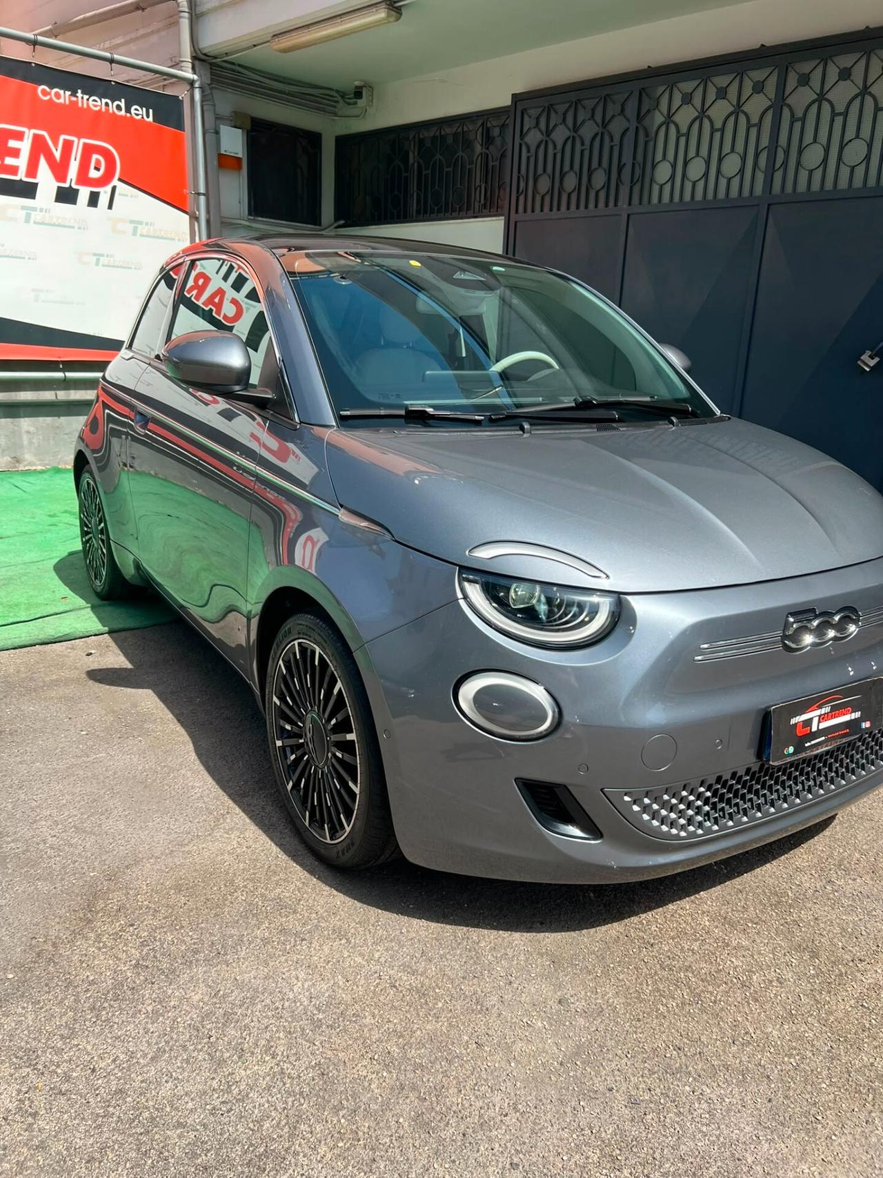 Fiat 500 500e Berlina 42 kWh La Prima