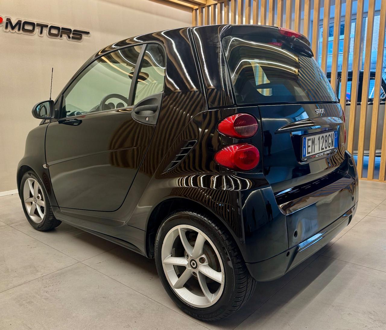 smart forTwo 0.9 52kw neopatentati PULSE SERVOSTERZO mp3 usb