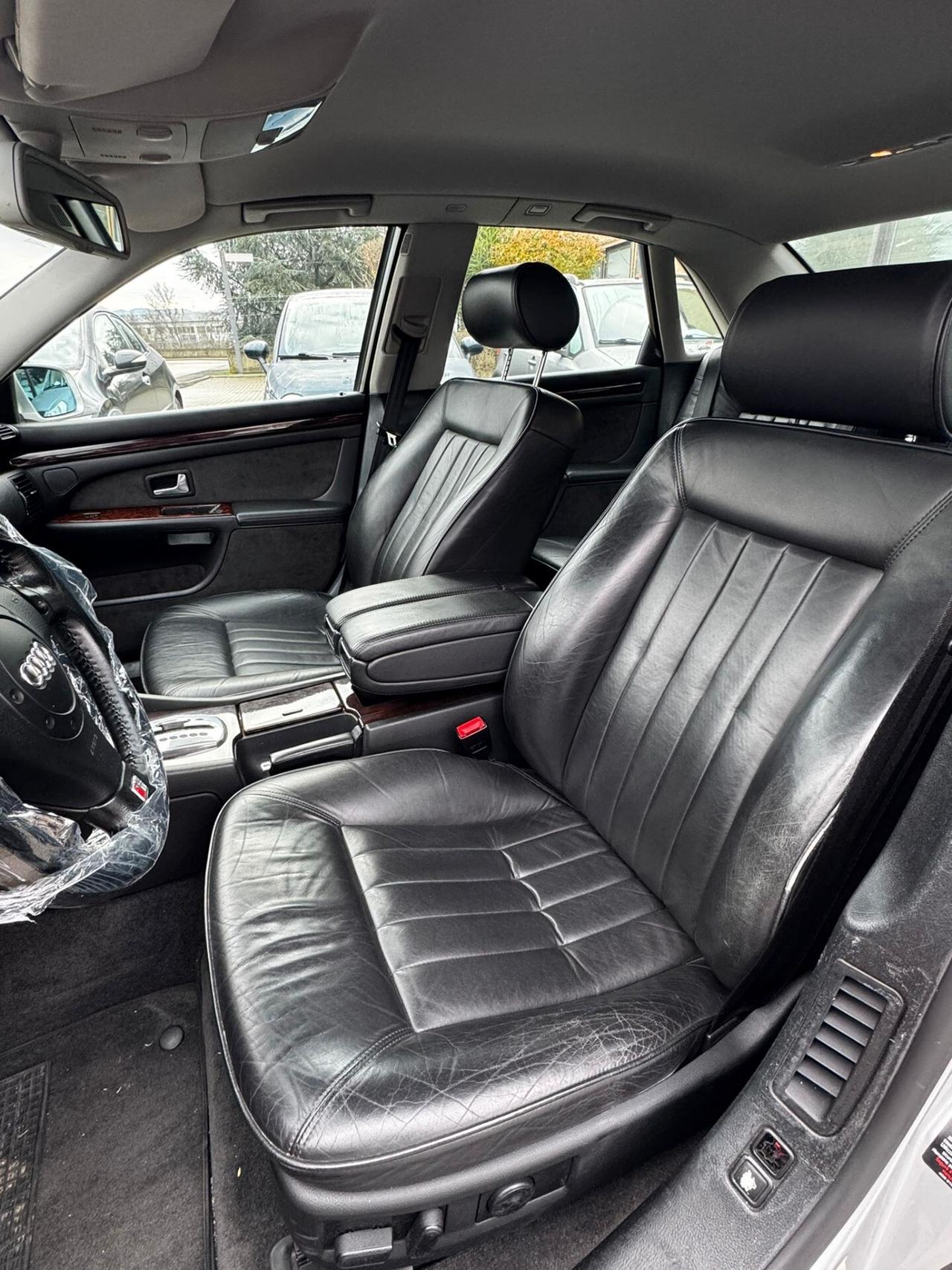 Audi A8 2.5 V6 TDI/180 CV cat quattro Tiptr.