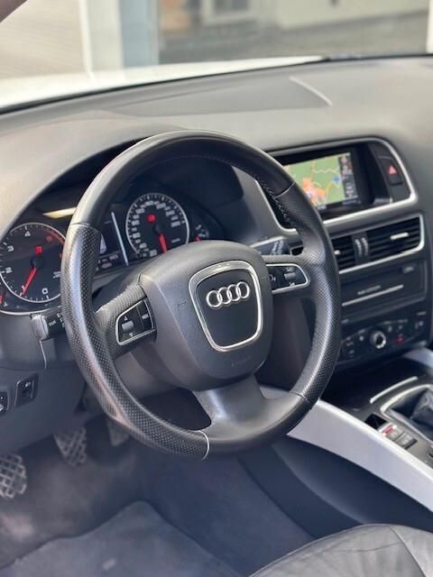 Audi Q5 2.0 TDI 4X4 GANCIO DI TRAINO