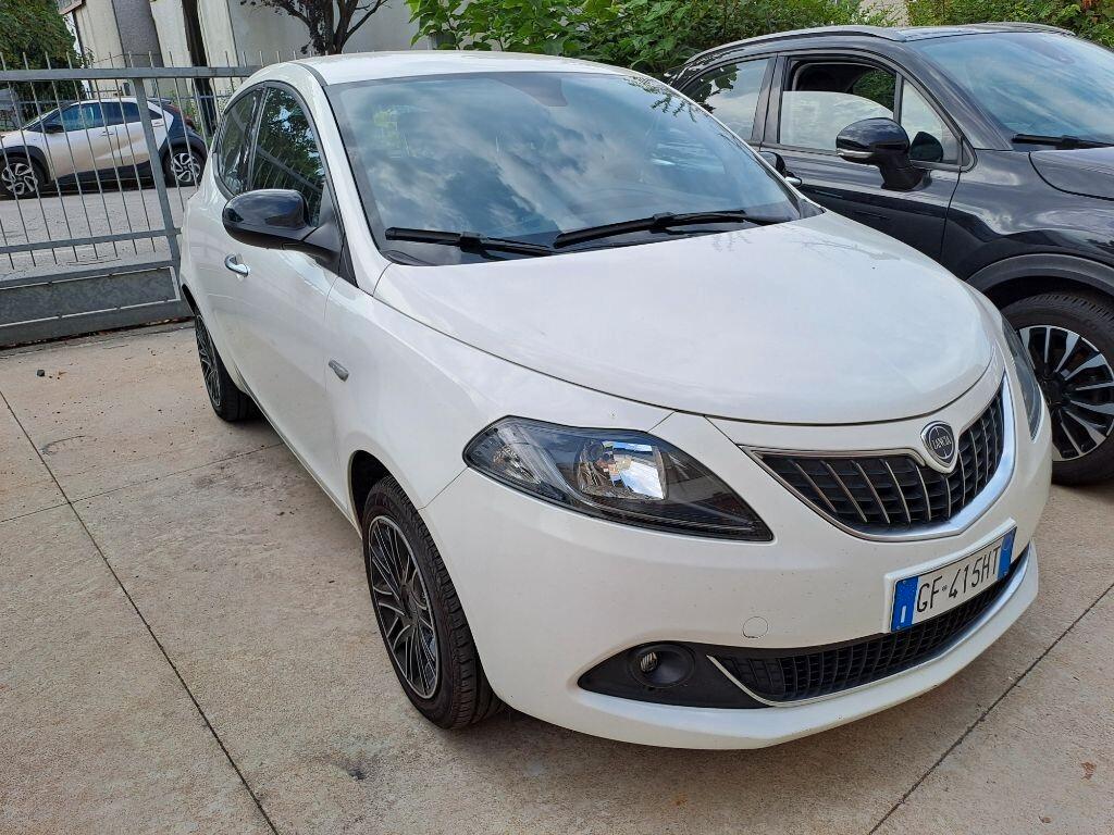 Lancia Ypsilon 1.2 69 CV 5 porte S&S Black and Noir