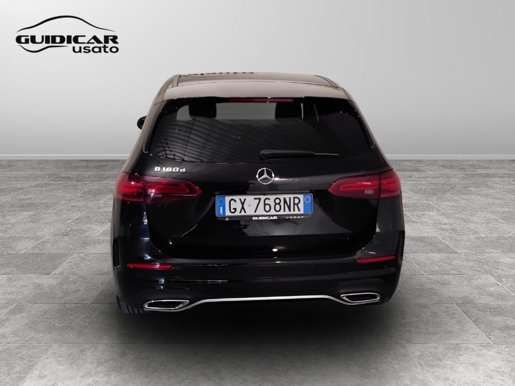 Mercedes-Benz Classe B - W247 2023 - B 180 d AMG Line Advanced Plus auto