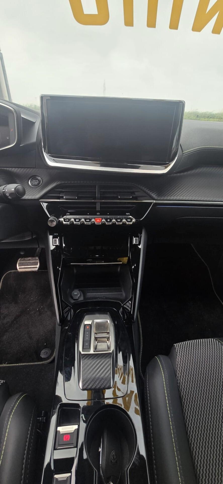 Peugeot 2008 II 1.2 hybrid GT 145cv e-dcs6