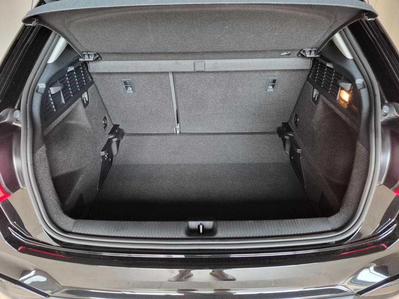 Audi Q2 35 TFSI S-TRONIC MATRIX APPLE CAR PLAY/ANDROID AUTO RETROCAMERA ACC RICARIA WIRELESS VIRTUAL COCKPIT