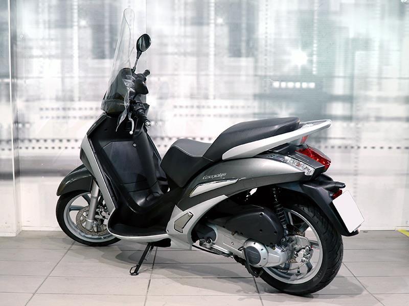 Peugeot Geopolis 300