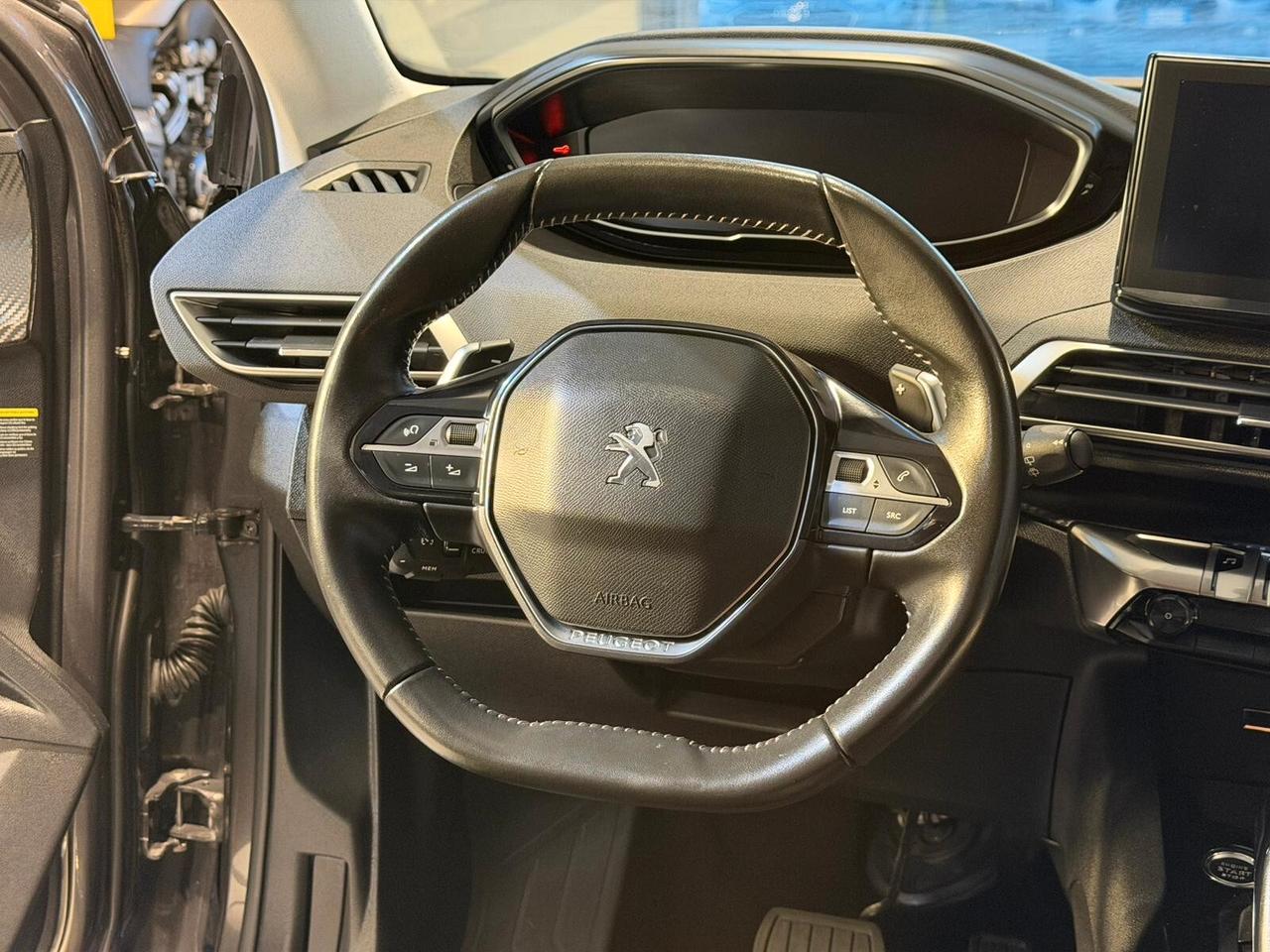 Peugeot 3008 BlueHDi 130 S&S EAT8 Business