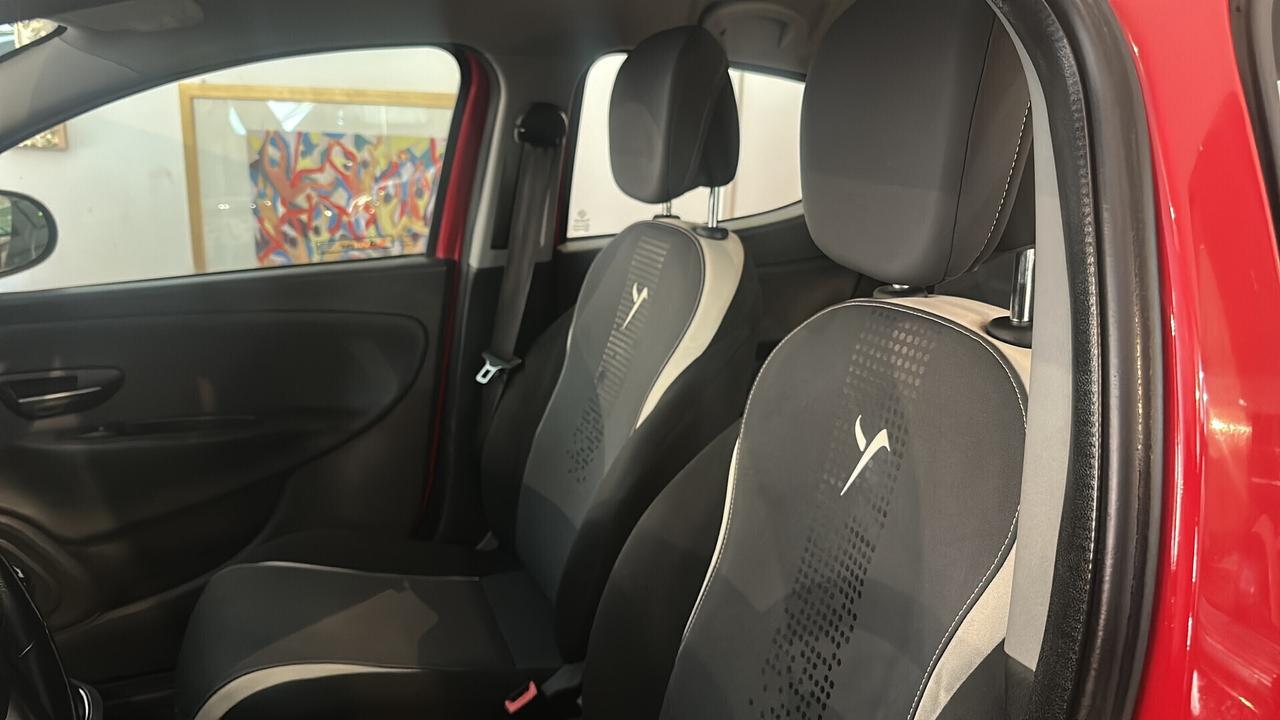 Lancia Ypsilon 0.9 TwinAir 85 CV 5 porte S&S Platinum