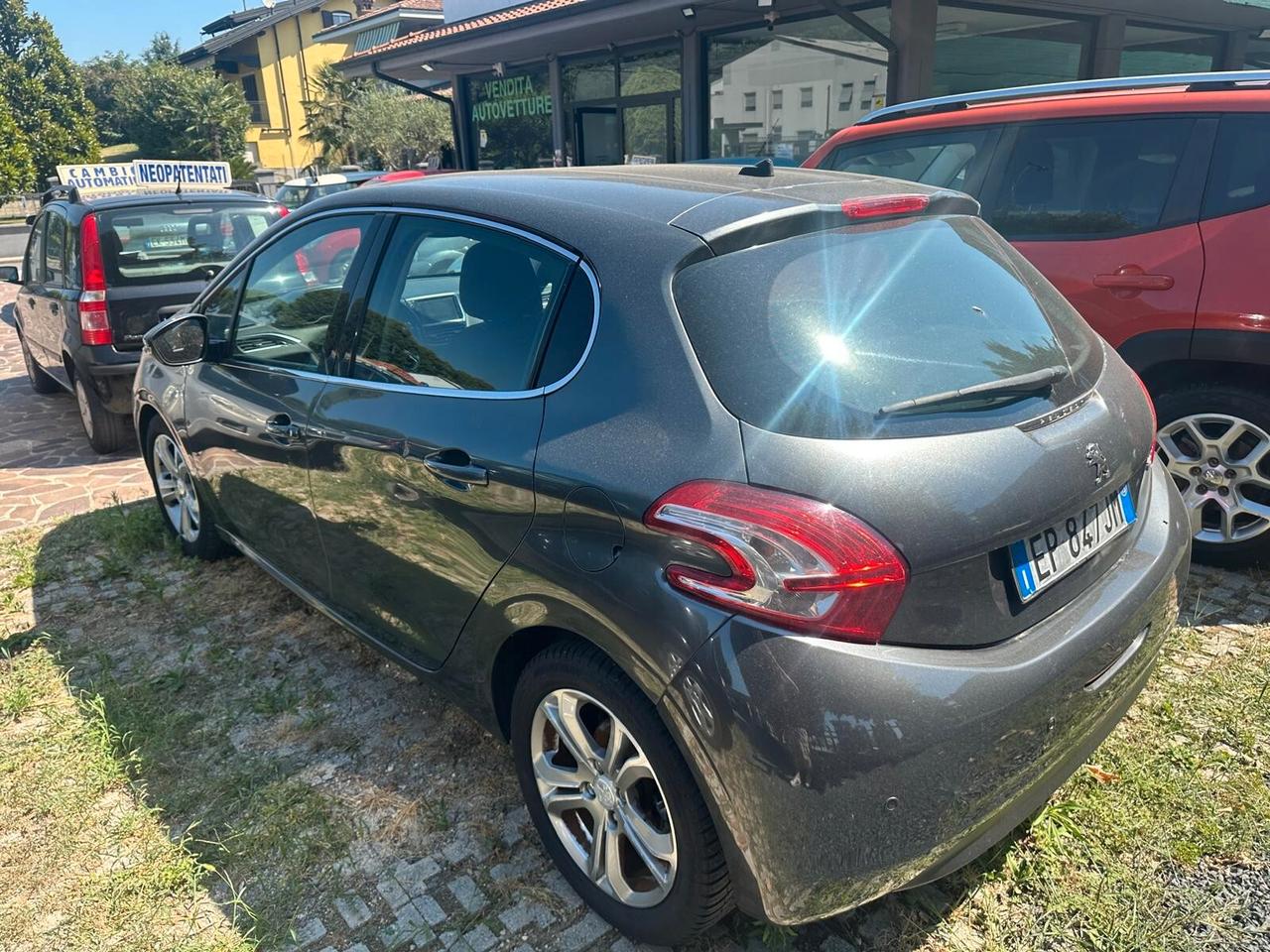 Peugeot 208 e-HDi Stop&Start Allure AUTO DESTINATA A COMMERCIANTI E OPERATORI DEL SETTORE