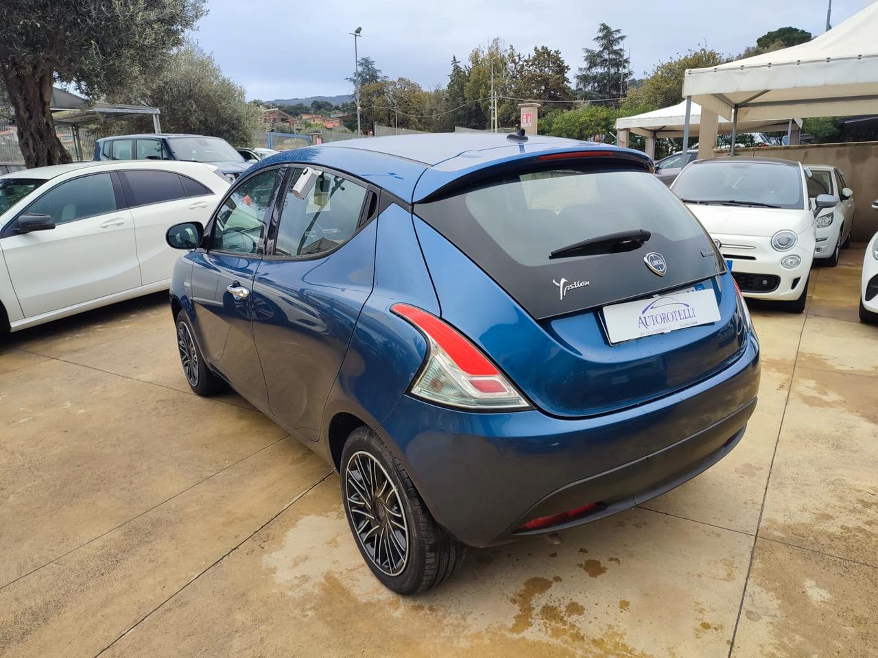 Lancia Ypsilon 1.0 FireFly 5 porte S&S Hybrid Gold