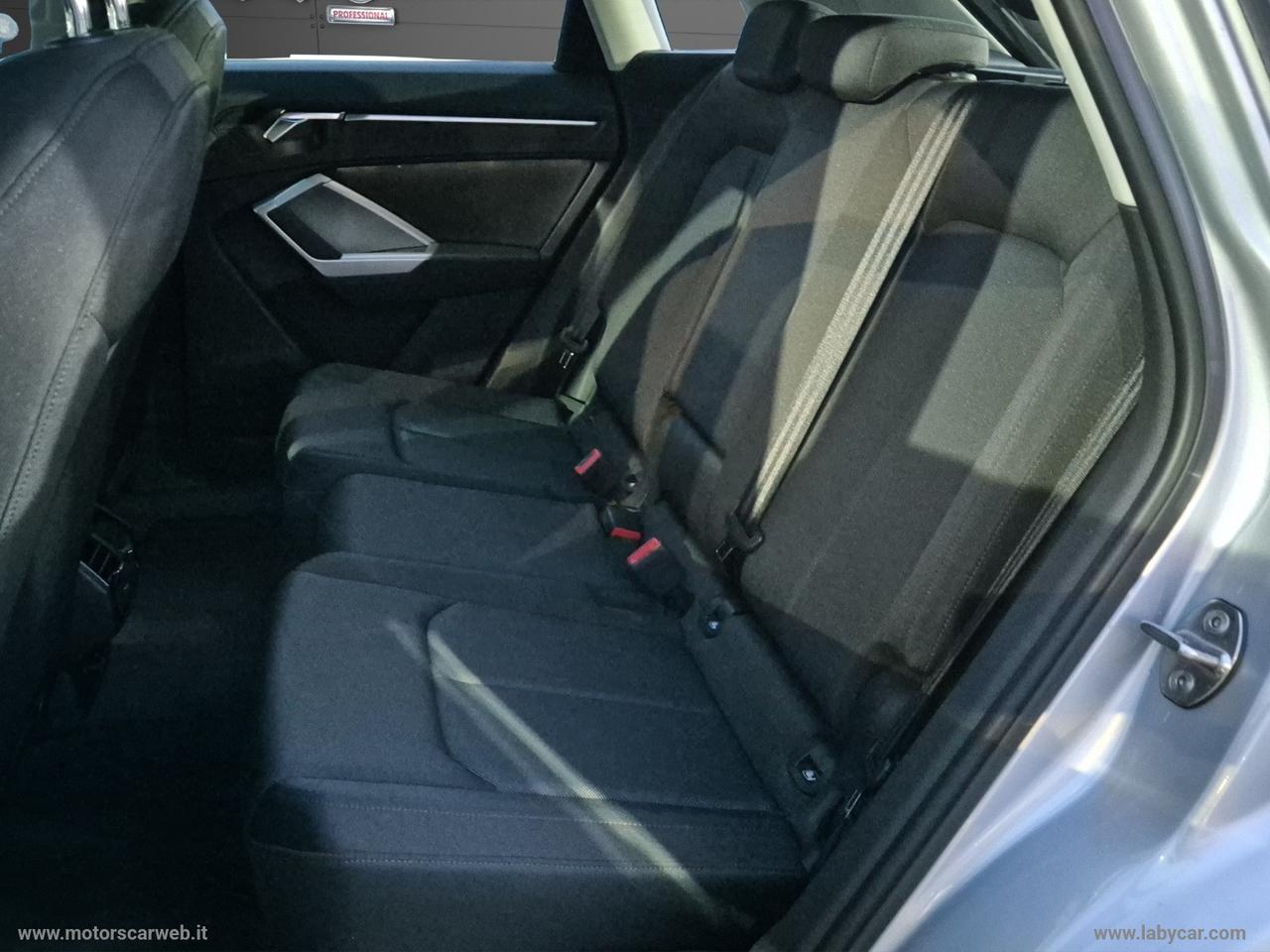 AUDI Q3 35 TFSI S tronic Business