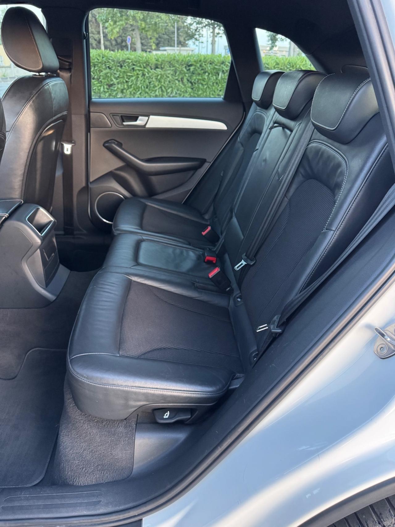 Audi Q5 2.0 TDI S-LINE