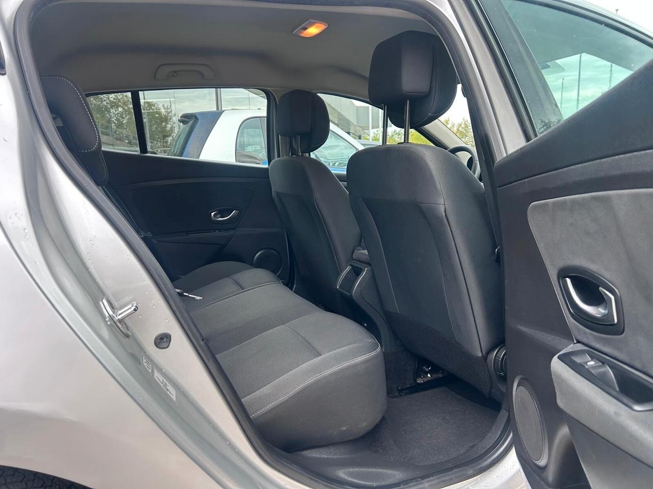 Renault Megane Mégane 1.5 dCi 110CV EDC Attractive