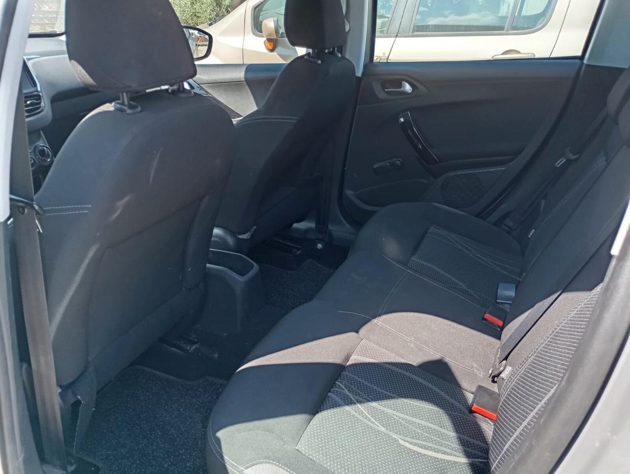 Peugeot 208 1.2 VTi 82 CV 5 porte Access