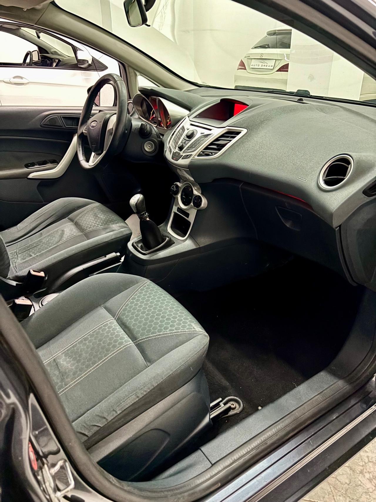 Ford Fiesta 1.4 TDCi 5p. Titanium