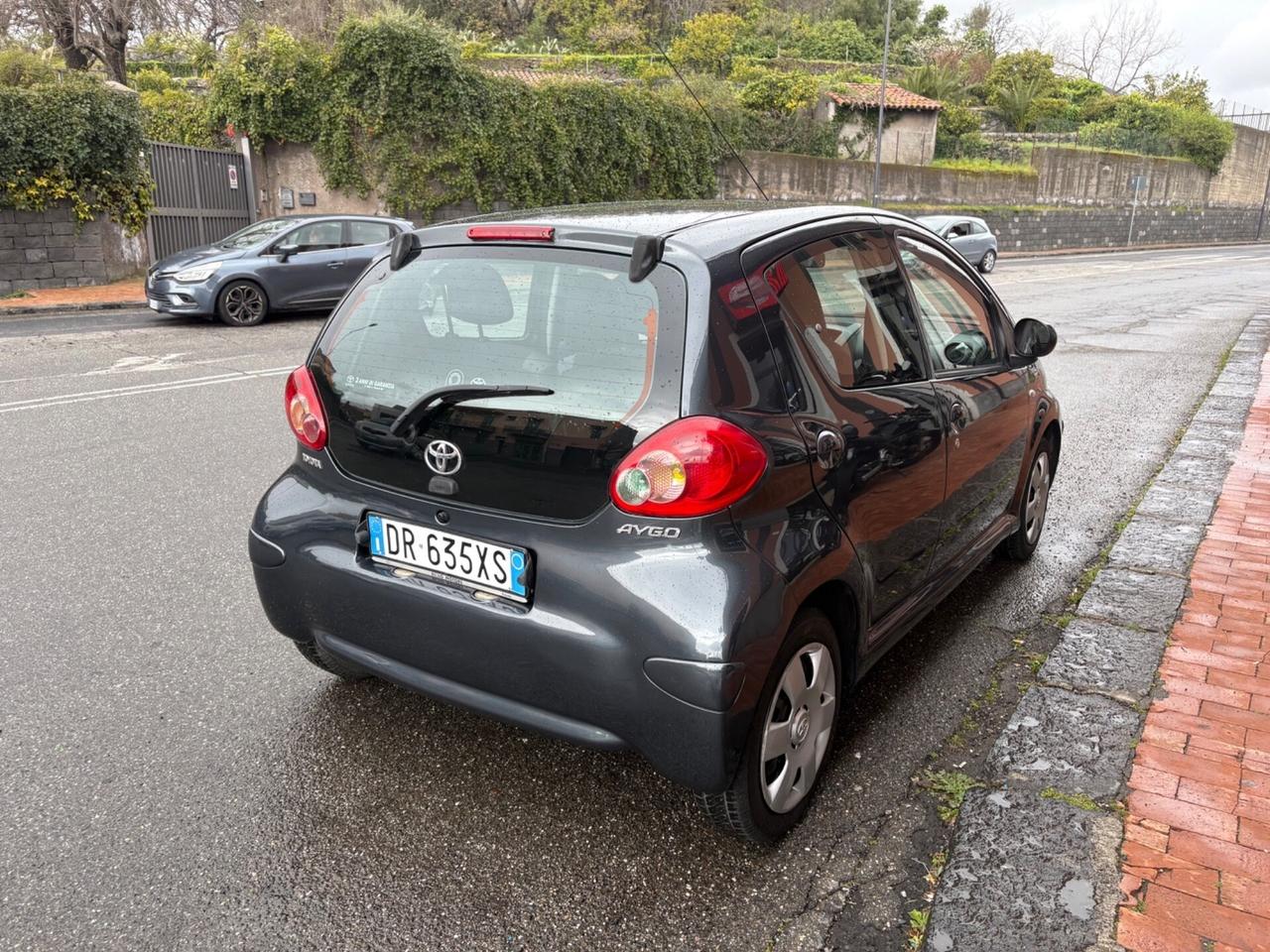 Toyota Aygo 1.0 12V VVT-i 5 porte Sol automatica