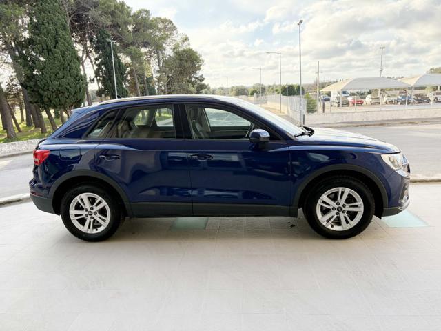AUDI Q3 35 2.0 TDI S tronic Business COCKPIT