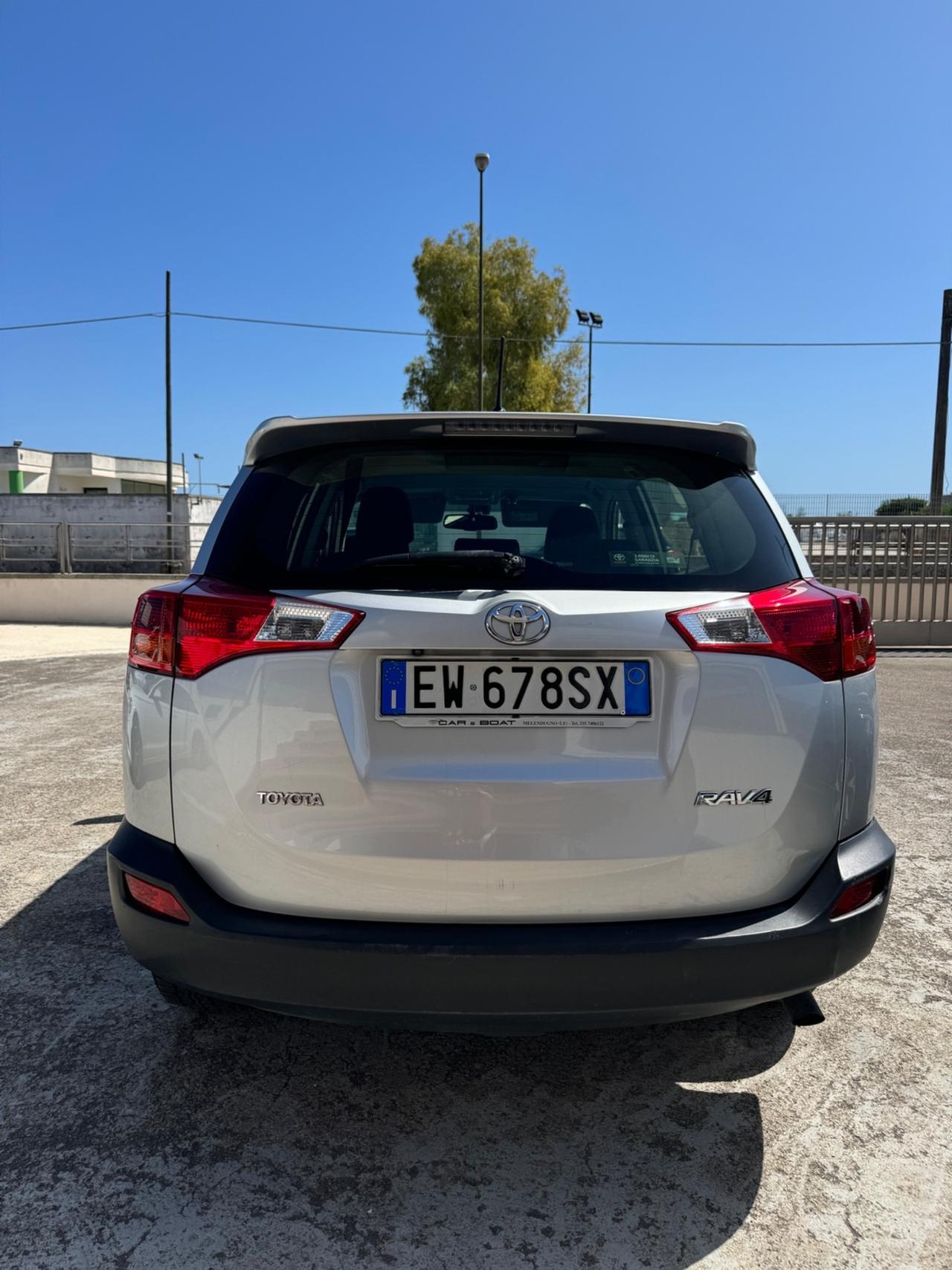 Toyota RAV 4 RAV4 2.0 D-4D 4WD Style White Ed.
