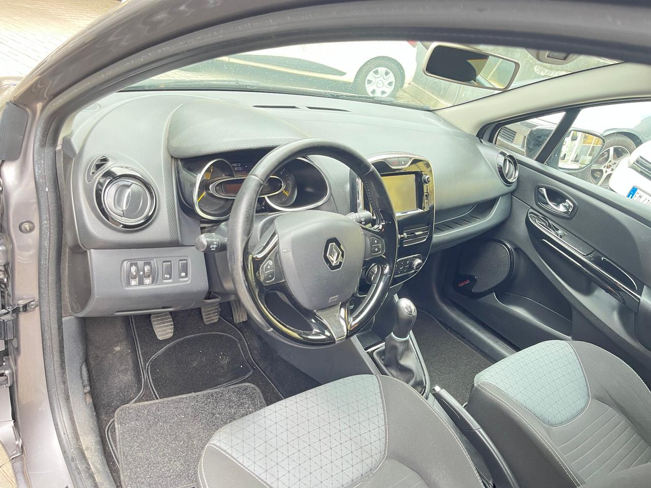 RENAULT CLIO SPORTER 0.9 TCe 12V 90CV START & STOP ENERGY - STATION WAGON - ANCHE PER NEOPATENTATI