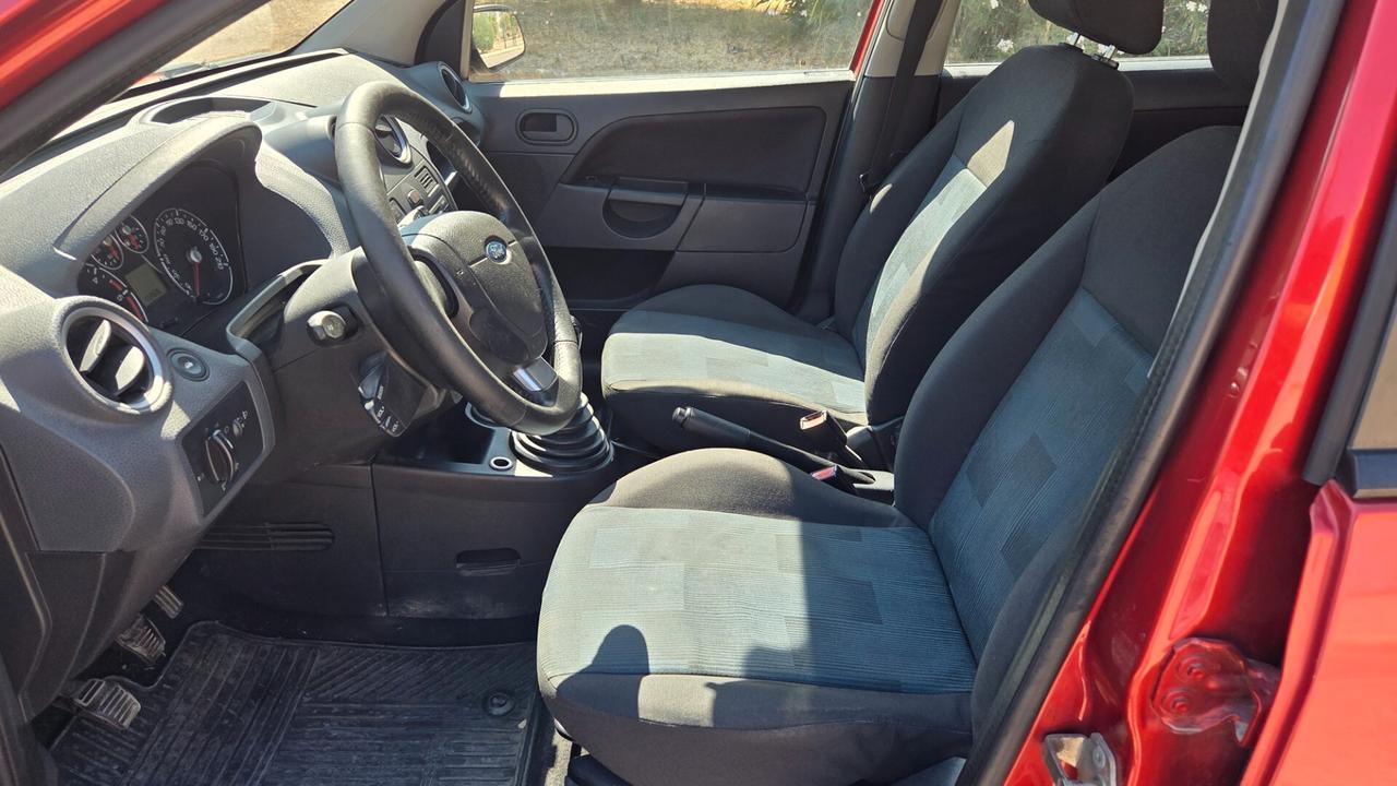 Ford Fiesta 1.4 TDCi 5p. Titanium