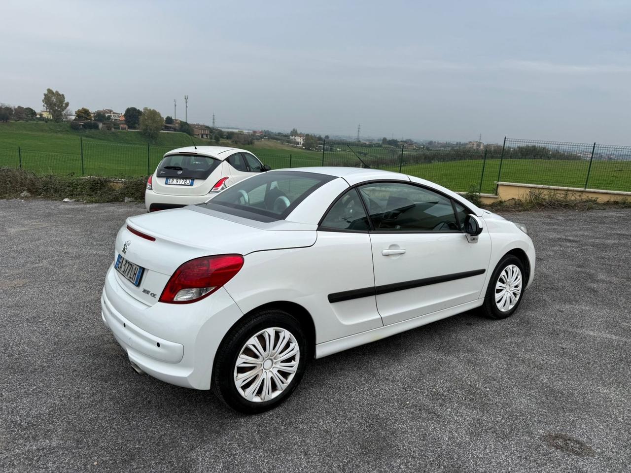 Peugeot 207 1.6 8V HDi 112CV CC Tecno