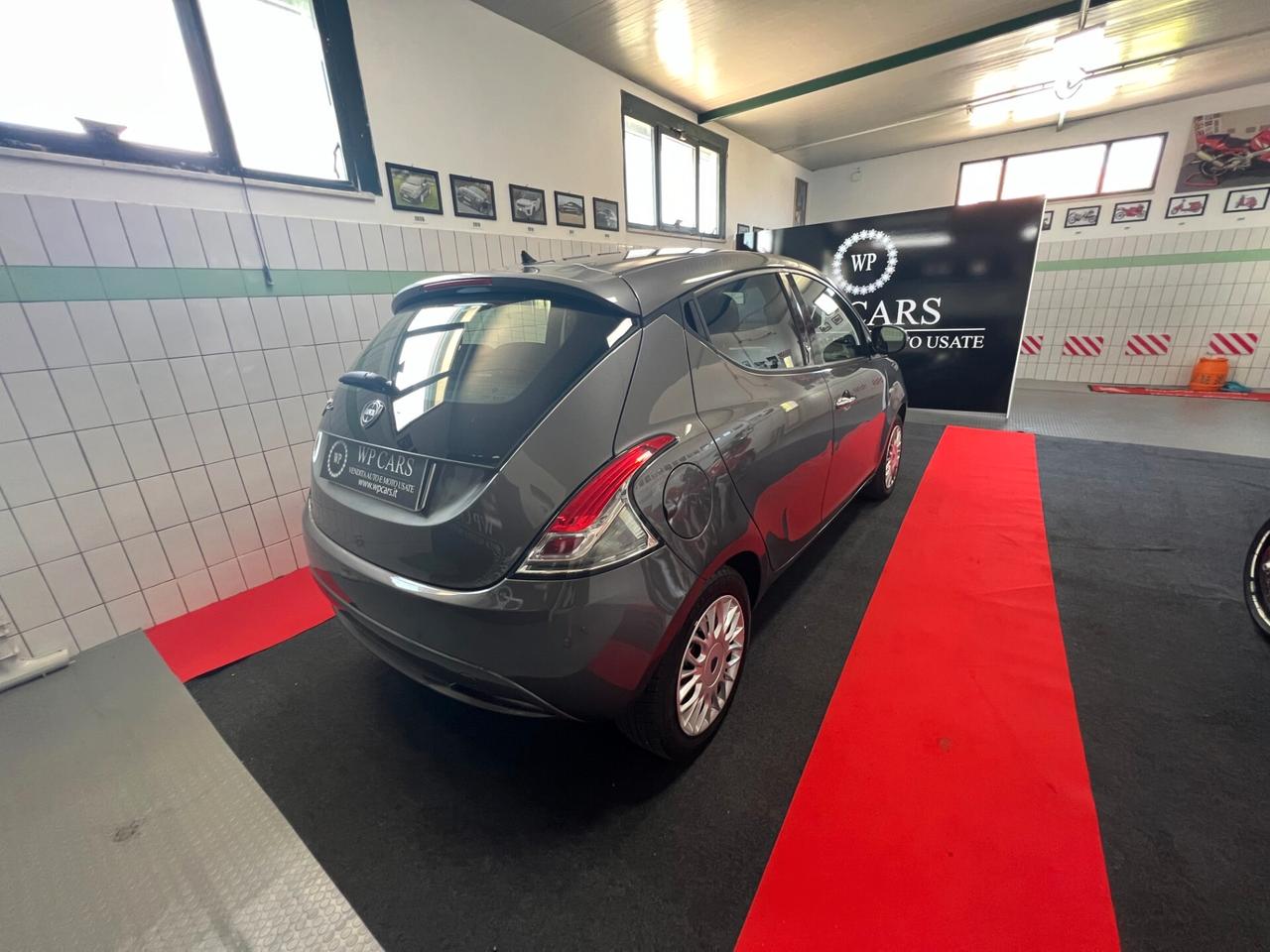 Lancia Ypsilon 1.2 69 CV 5 porte GPL Ecochic Silver