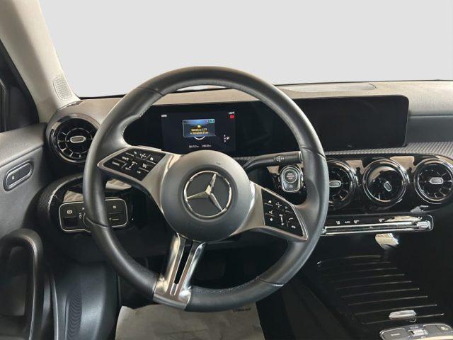 MERCEDES-BENZ A 180 A 180 d Automatic Advanced