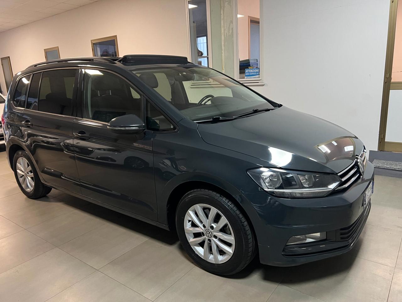 VW TOURAN 7 POSTI CAMBIO AUTOMATICO CON COMANDI PER DISABILI