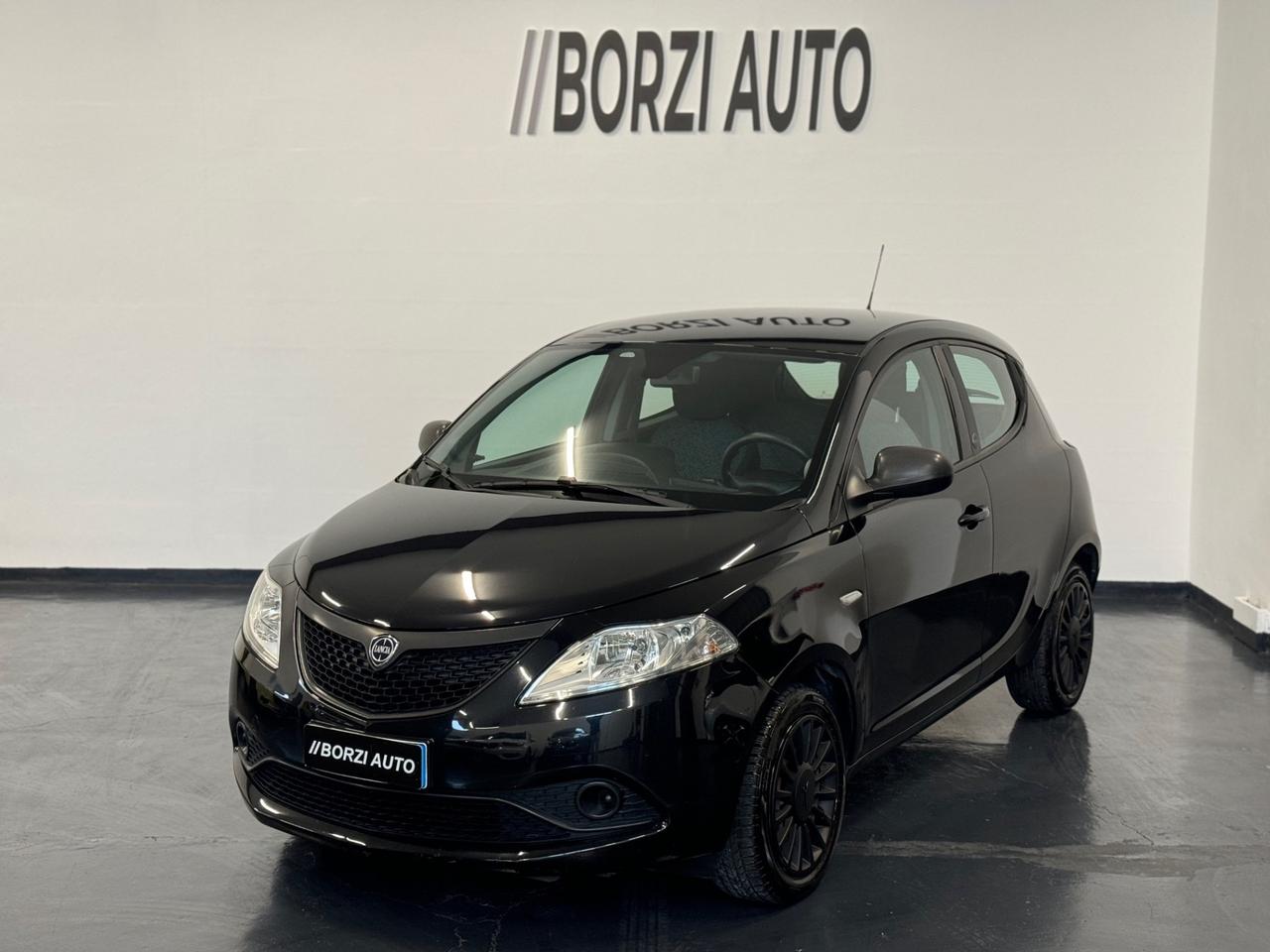 Lancia Ypsilon 1.0 50p Hybrid Ecochic PROMO!!