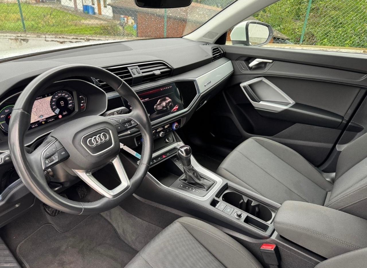 Audi Q3 SPB 45 TFSI e S tronic Business Plus