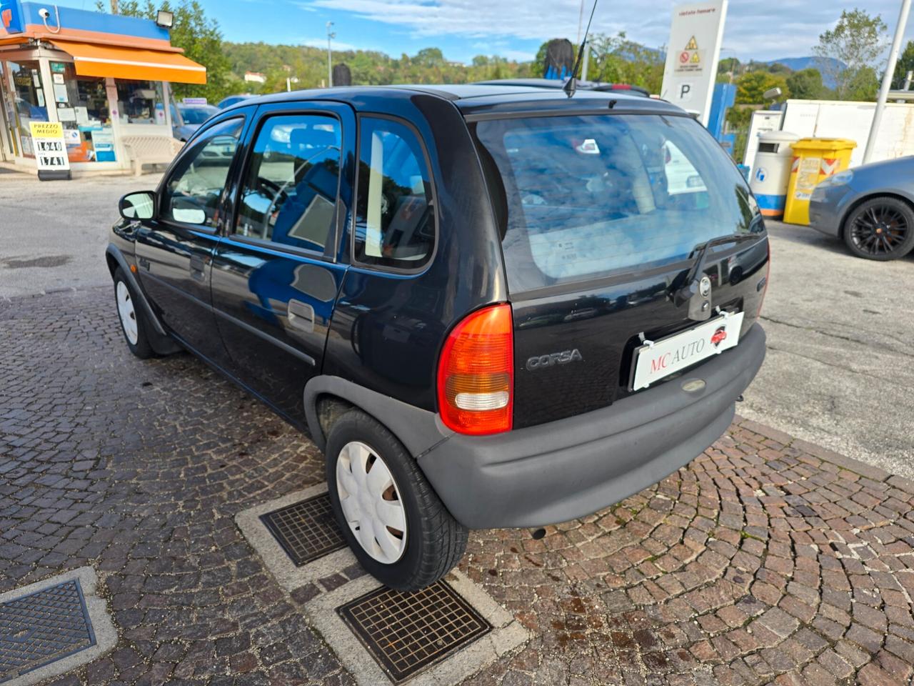 Opel Corsa 1.2i cat 5 porte con 242.000km NEOPATENTATI ok