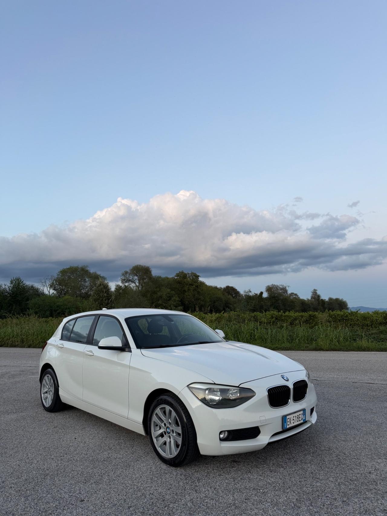 Bmw 116 116i 5p. Urban