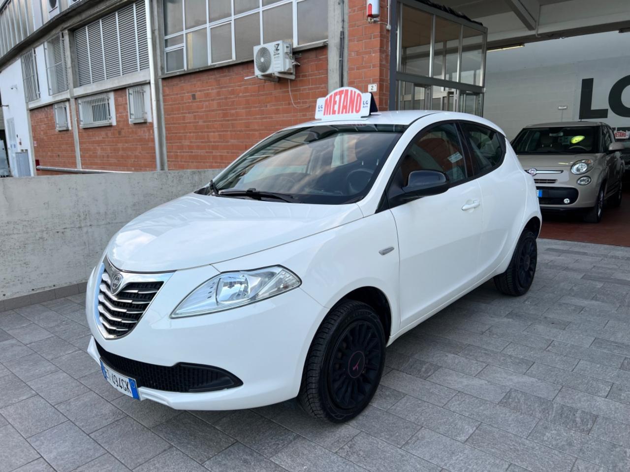 Lancia Ypsilon 0.9 TwinAir 85 CV 5 porte Metano Ecochic Gold