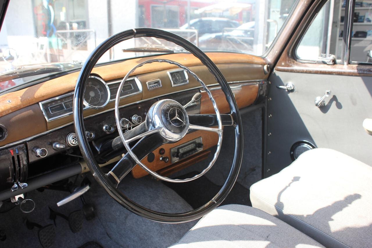 Mercedes-benz 180 MERCEDES-BENZ 180D PONTON W120/W121