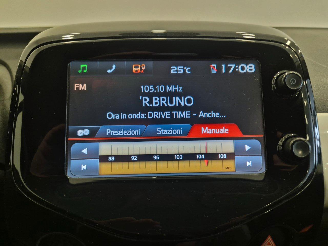 Toyota Aygo 5p 1.0 x-play aut. - NEOPATENTATI - Cam - Navi