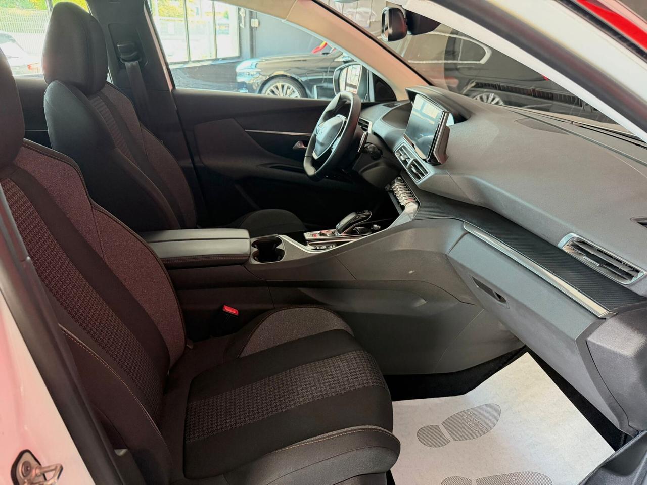 Peugeot 3008 BlueHDi 130 S&S EAT8 Allure