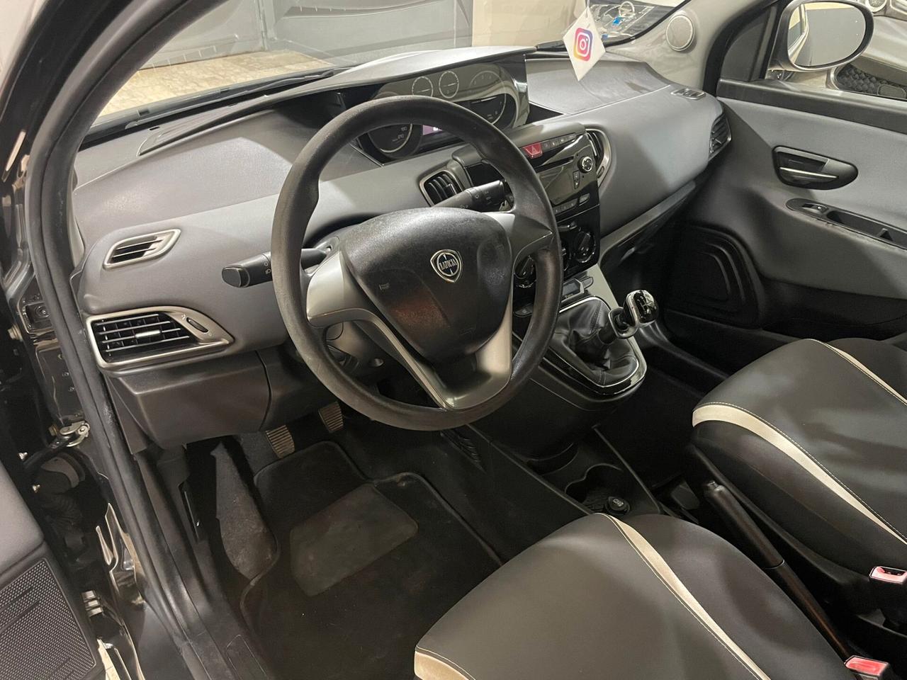 Lancia Ypsilon 0.9 TwinAir 85 CV 5 porte Metano Ecochic Gold