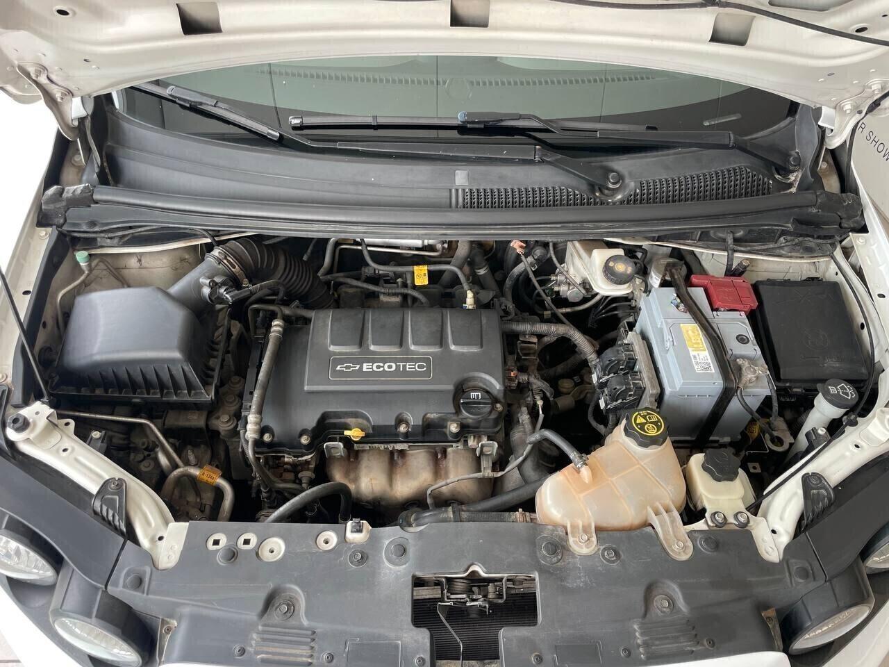 Chevrolet Aveo 1.2 - Clima & Cruise Control