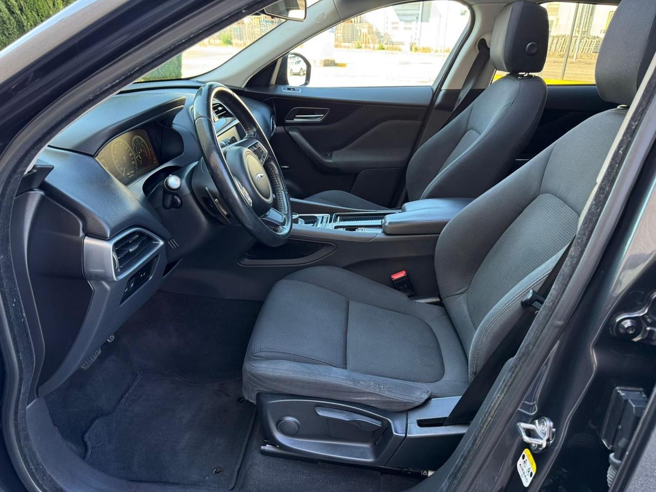 Jaguar F-Pace 2.0 D 180 CV AWD Motore da Controllare